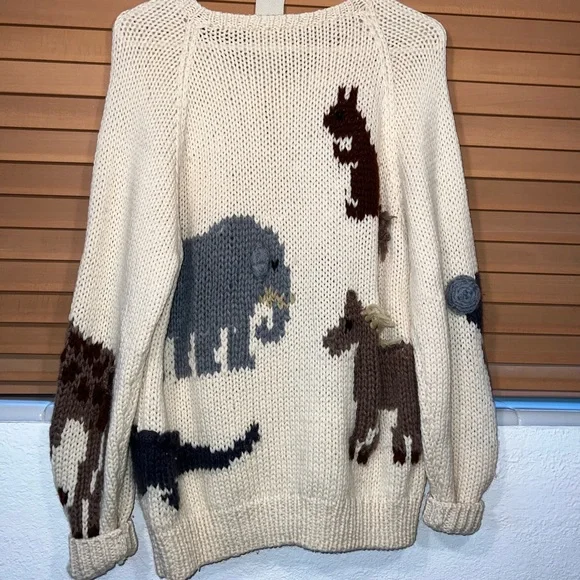 Handmade Animal Cardigan Knit Sweater Elephant Giraffe Lion Squirrel Horse - Picture 2 of 5